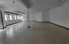 6 Bed House with En Suite in Nyari - 18