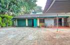 4 Bed House with En Suite at Close To Abc Place. - 2