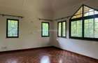 5 Bed Townhouse with En Suite in Rosslyn - 2