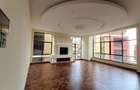 5 Bed Townhouse with En Suite in Lavington - 2