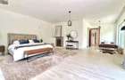 5 Bed Villa with En Suite at Karen Road - 6