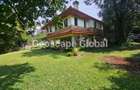 5 Bed House with En Suite in Rosslyn - 10