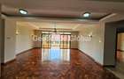 4 Bed Apartment with En Suite in Riverside - 9