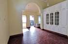 4 Bed House with En Suite at Mountain View - 13