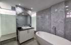 5 Bed Apartment with En Suite in General Mathenge - 10