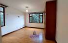 3 Bed Apartment with En Suite at Riverside Drive - 7