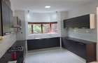 5 Bed Villa with En Suite in Runda - 8