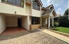 5 Bed Townhouse with En Suite in Lavington - 2