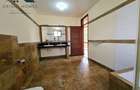 4 Bed Apartment with En Suite at Riverside Drive - 18