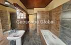 4 Bed Townhouse with En Suite in Spring Valley - 9