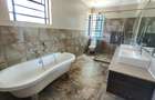 5 Bed House with En Suite in Lake View - 18