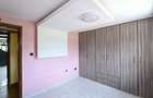 4 Bed House with En Suite in Redhill - 12