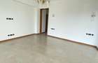 4 Bed Apartment in Riverside - 7