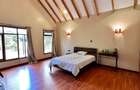 7 Bed House with En Suite at Ridgeways - 10