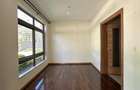 5 Bed House with En Suite in Lavington - 2