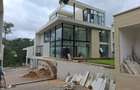 6 Bed Townhouse with En Suite in Lavington - 1