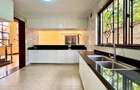 5 Bed Townhouse with En Suite in Lavington - 4