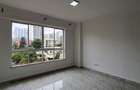 4 Bed Apartment with En Suite in Parklands - 16