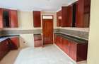 5 Bed Townhouse with En Suite at Lavington - 16