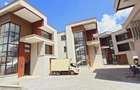 5 Bed Townhouse with En Suite in Lavington - 3