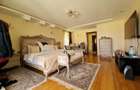 5 Bed Townhouse with En Suite at Lavington - 6