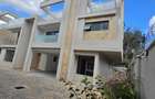 6 Bed Townhouse with En Suite at Convent Drive - 6