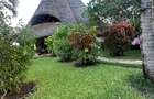 5 Bed Villa with En Suite at Beach Road - 1