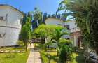 Serviced 1 Bed Apartment with En Suite at 1St Avenue - 1
