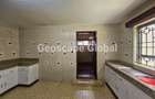 4 Bed House with En Suite in Nyari - 2