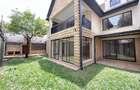 6 Bed Townhouse with En Suite at Lavington - 1