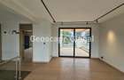 5 Bed House with En Suite in Lavington - 9