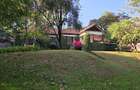 4 Bed House with En Suite in Lavington - 2