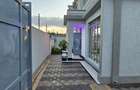 4 Bed House with En Suite at Riverside Drive - 2