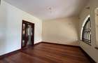 5 Bed Townhouse with En Suite in Lavington - 18