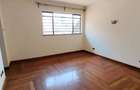 5 Bed Townhouse with En Suite at Lavington - 8