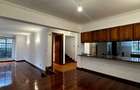 4 Bed Townhouse with En Suite in Spring Valley - 16