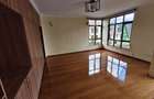5 Bed Townhouse with En Suite at Lavington - 18