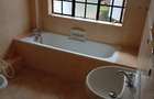 4 Bed Townhouse with En Suite at Lavington - 18