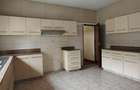 4 Bed House with En Suite at Rosslyn - 9