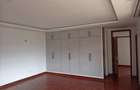 4 Bed Townhouse with En Suite at James Gichuru - 19