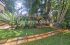 4 Bed House with En Suite in Lavington - 6