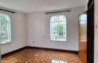 5 Bed House with En Suite in Runda - 12