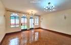 5 Bed Townhouse with En Suite at Riverside Drive - 3