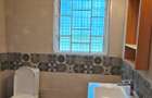 4 Bed House with En Suite in Rosslyn - 18