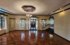 5 Bed House with En Suite in Runda - 3