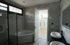 5 Bed Townhouse with En Suite in Lavington - 11