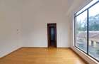 4 Bed Townhouse with Garden at Garden Estate - 9