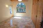 5 Bed House with En Suite at Hillview Clozse - 20