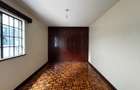 5 Bed Townhouse with En Suite in Spring Valley - 4