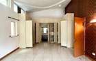 5 Bed Townhouse with En Suite in Riverside - 4
